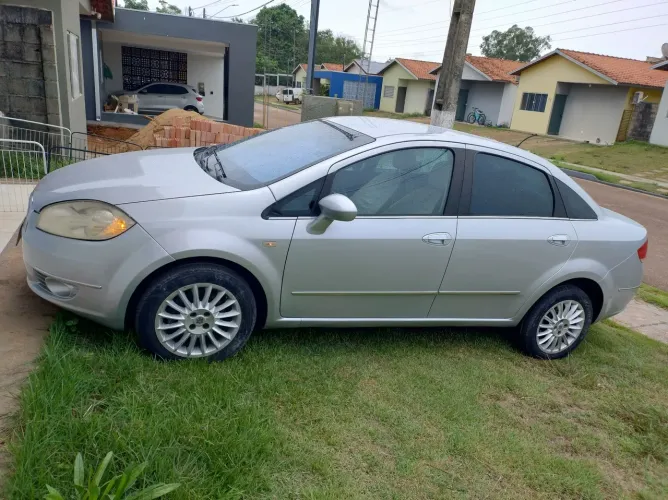 Fiat Linea Absolute 1.9/1.8 Flex Dualogic 4P 2009