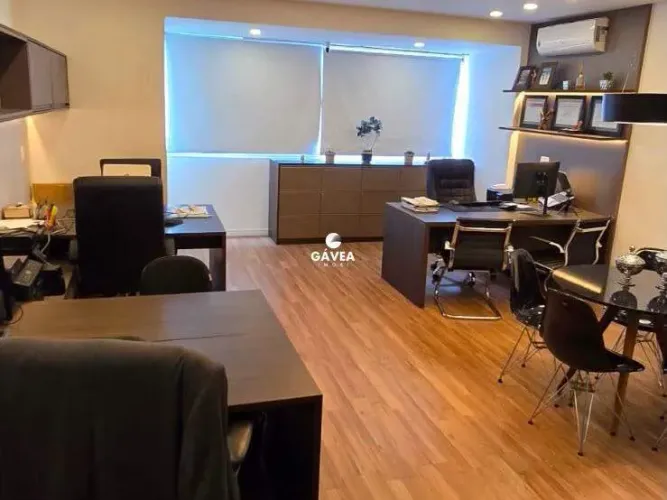 Conjunto Comercial/sala à venda no Boqueirão em Santos.