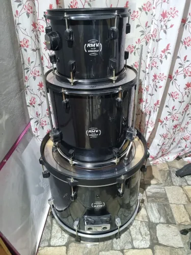 Bateria RMV 12,16,22 preta só tambores