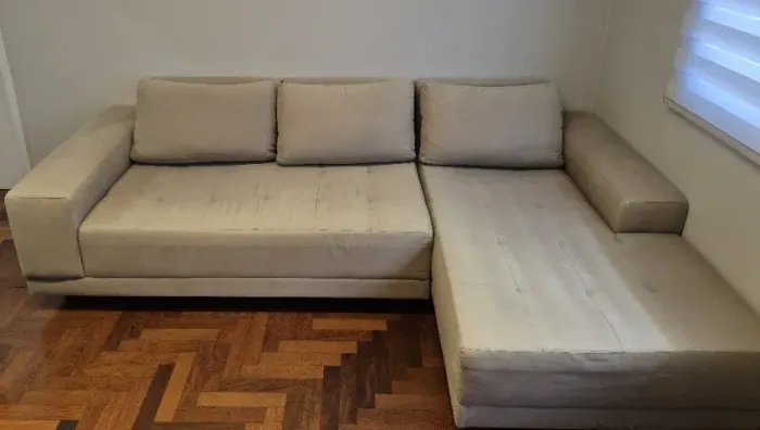 Sofá-cama com Chaise e Puff - Tok&Stok