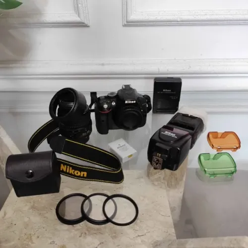 Kit Nikon D5300, 18-55mm + Flash SB700