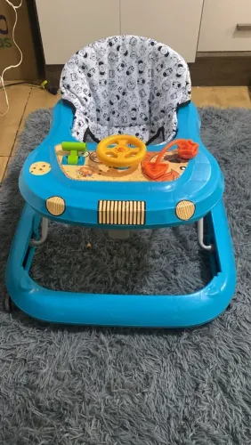 Vendo andador de bebê semi-novo