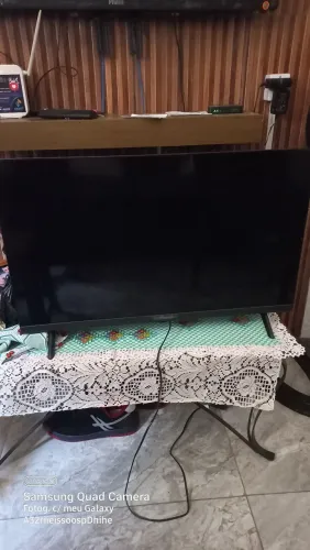 Vendo tv 32 LG com a tela trincada, funcionando R$60,00.