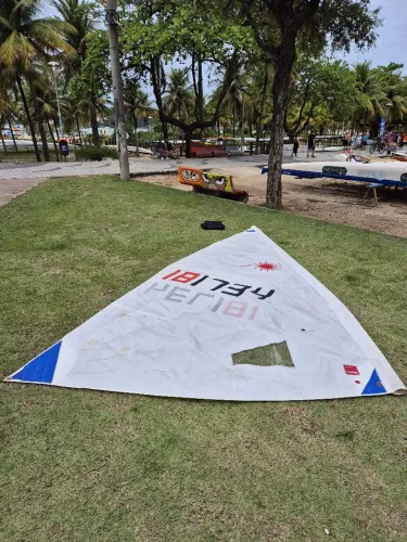 Vela Radial oficial ILCA com numeral