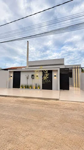 Casa com 3 quartos, sendo 1 suíte à venda Vila Capri, Araruama/RJ