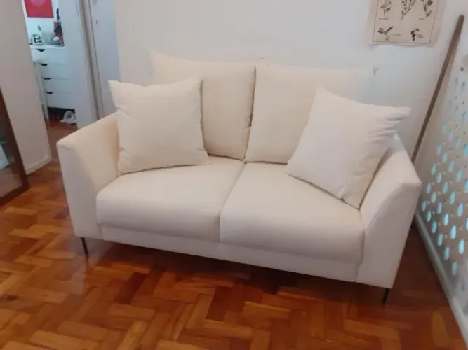 Sofá 2 lugares off white (2023) 