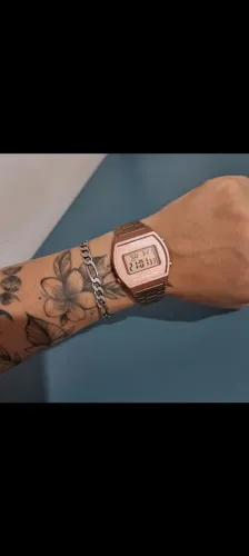 Relógio Casio rose gold