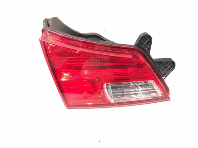 Lanterna Tampa Traseira Esquerda Subaru Legacy Outback 2010 Esquerdo Vermelho