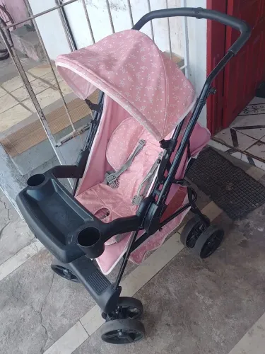 Vende-se carrinho de bebê