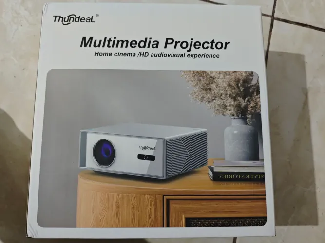 Projetor Thundeal td95w com lente selada na caixa/lacrado.