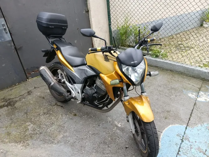 Vendo CB300r 2009 Modelo 2010