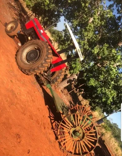 Trator Massey fergunson275 