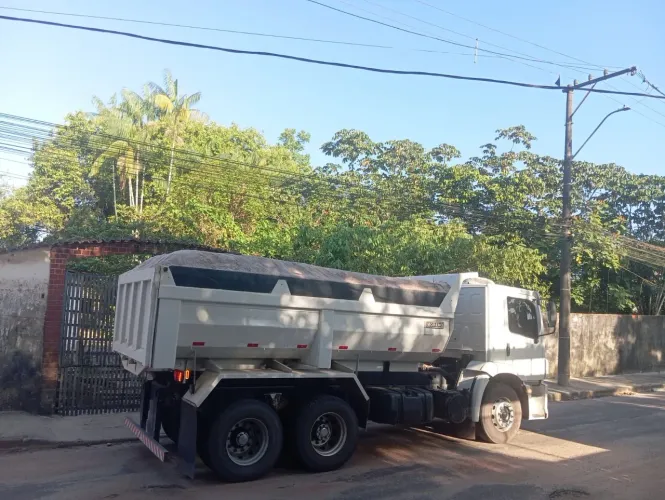 Carrada de areia, seixo, aterro arenoso, 17 e 10 metros