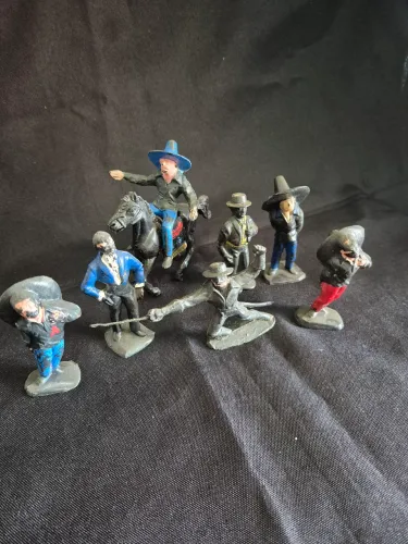 Set Zorro da Troll com 8 figuras, nada quebrado