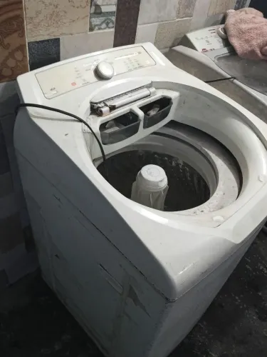 Máquina de lavar para retirada de peças