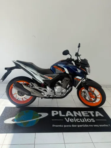 CB TWISTER 250c / SPECIAL EDITION