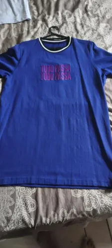 Camisa tudo passa roxa com anjo