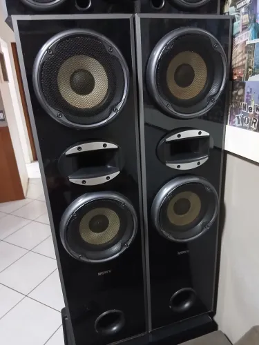 Caixas Som Sony.  Torre.     Impecável 