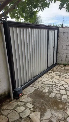 VENDE-SE PORTÃO DE GARAGEM 100% ALUMÍNIO