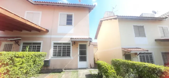 Casa linda de condomínio