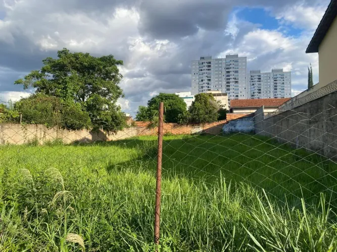 Imóvel para venda possui 760 metros quadrados em Vila Monticelli - Goiânia - GO