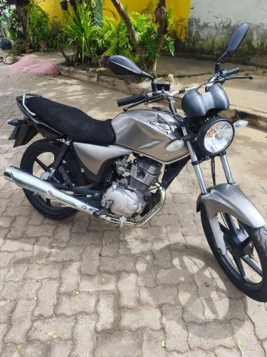 Titan 150 2008 bem conservada