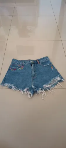 Short jeans curto feminino 