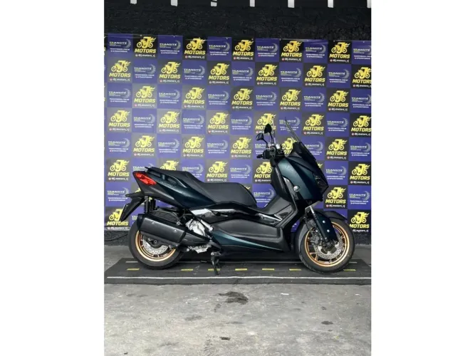 Yamaha Xmax 250 connected abs 2024