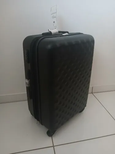 MALA DE VIAGEM USADA SOMENTE 1 VEZ