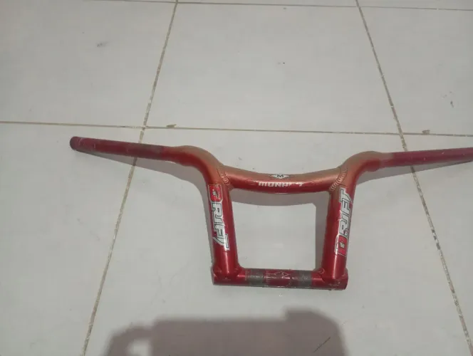 Vendo guidão monaco em ótimas condições de uso