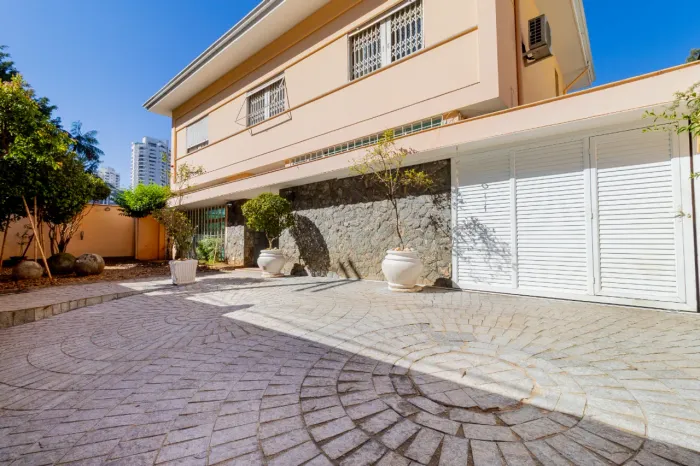 Casa para venda em Pacaembu com 5 quartos, sendo 3 suítes, 600m²