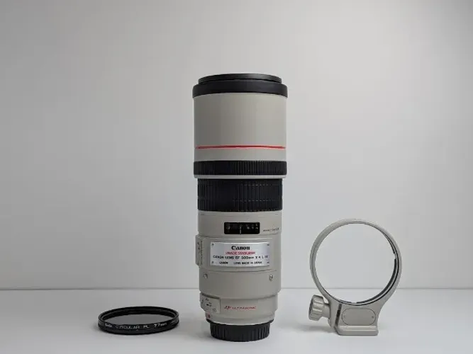 Canon EF 300mm f/4 IS USM