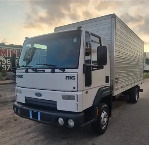 Ford Cargo Baú 816
