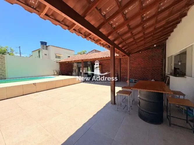 Se imagine chegando a Guarapari e relaxando nessa casa: piscina com hidromassagem, churras