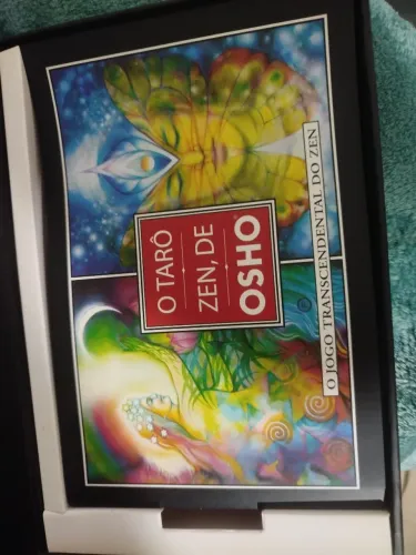 Tarô zen de Osho, original. Contém: cartas, manual e estojo.