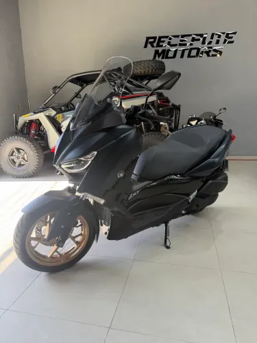 X Max 250