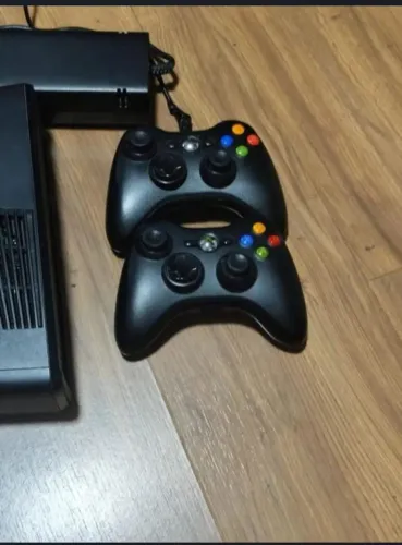 Xbox 360 desbloqueado dois HD cada um com 150 jogos