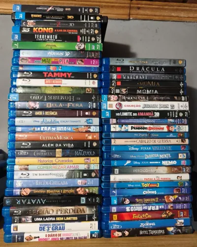 Vendo coleção de 54 Blu Rays 2D e 3D originais
