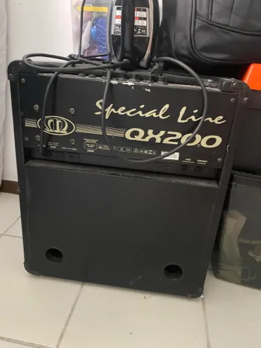 Vendo caixa de som amplificada modelo Special Line QX200