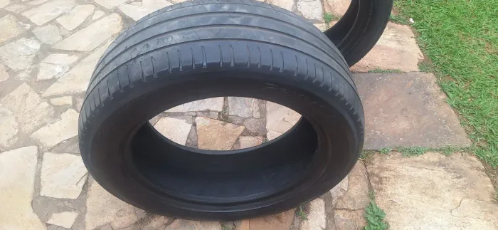 Par pneus Michelin 215/55 R17