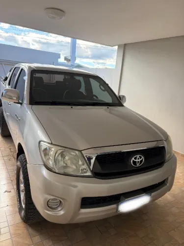 Toyota Hilux CD D4-d 4X2 2.5 16V 102cv TB Dies. 2010
