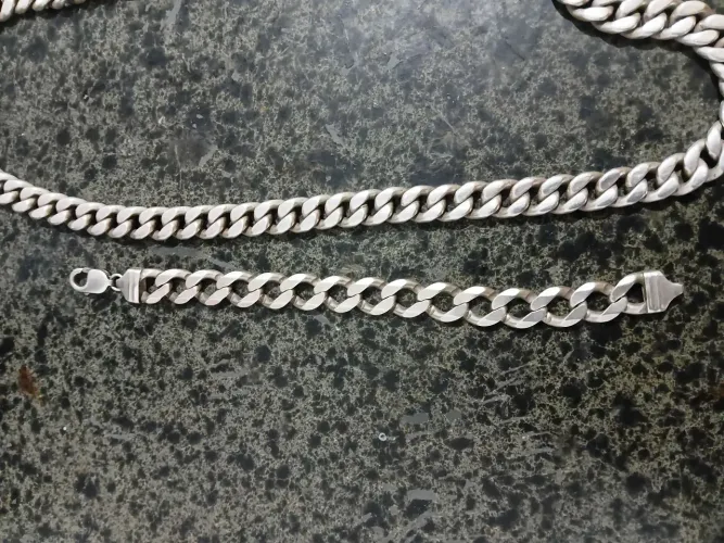 Vendo ou troco cordão e pulseira de prata maciça