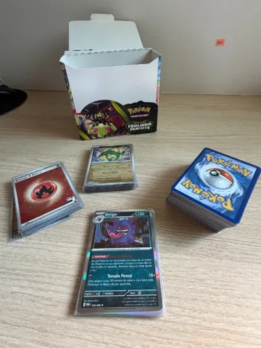 Coleção Pokémon TCG: Heróis Excelsos + Equilibrio Perfeito - 200 Cartas + 44 Brilhantes