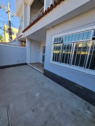 Realiza Imóveis - ALUGA EXCELENTE CASA NO BNH - MESQUITA.