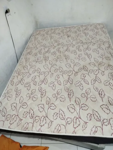 Colchão molas ensacadas.