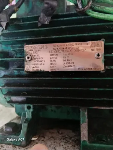 Motor Siemens 3hp 220/440 indução gaiola blindado com polia dupla 1710rpm