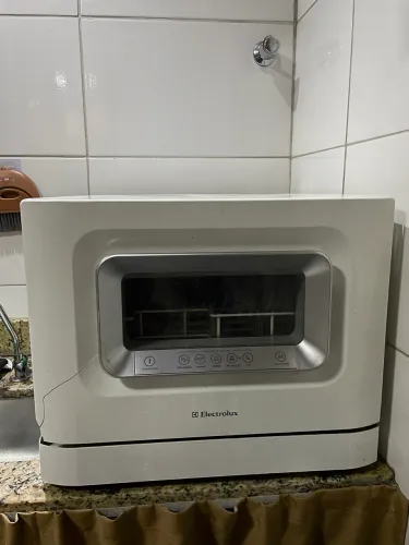 Vende-se máquina de lavar louças para retirada de peças.