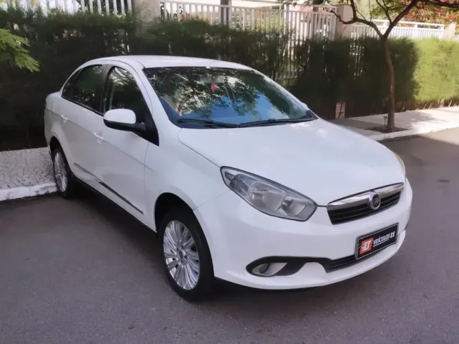 Fiat Grand Siena Essence 1.6 Flex 16V 2015