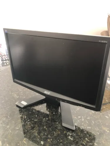 Monitor Acer 15.4" LCD Widescreen - Modelo X163W (Usado)