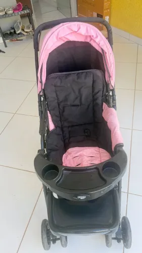 Carrinho e bebê conforto